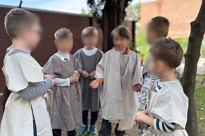 Isus uči učenike moliti